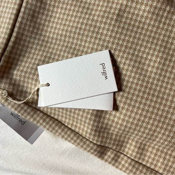 Aritzia Mini Skirt Size 6 - Picture 2 of 3